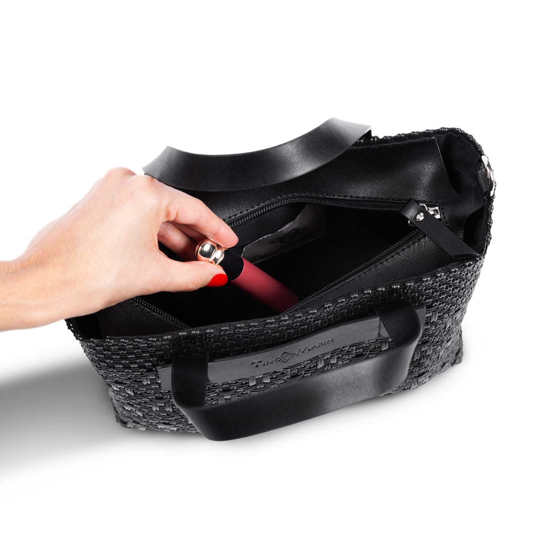 All Black Crossbody Bag Chica