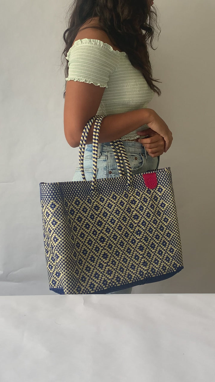 Tin Marin super tote close up video, An oversized tote bag, shoulder strap