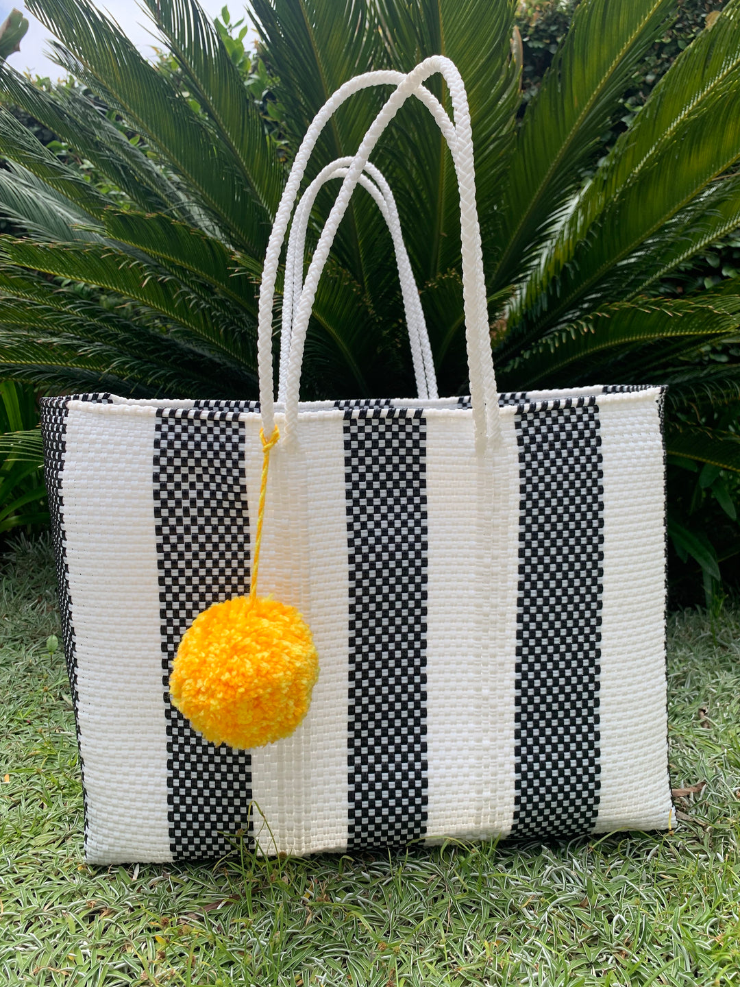 Yarn Jumbo Pompom for Beach Bags